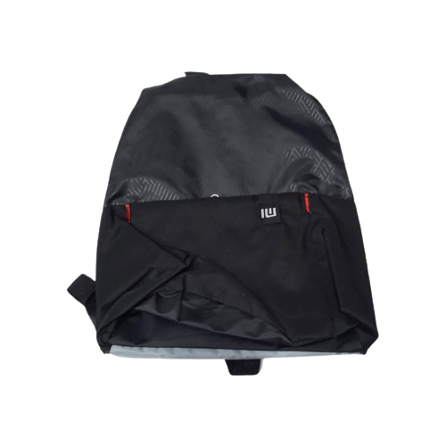 এম আই (School bag)